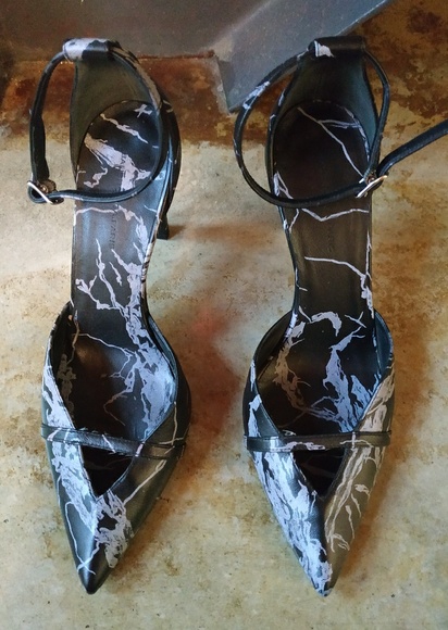 **SOLD** BALENCIAGA Marble Strap Heel - Picture 3 of 8